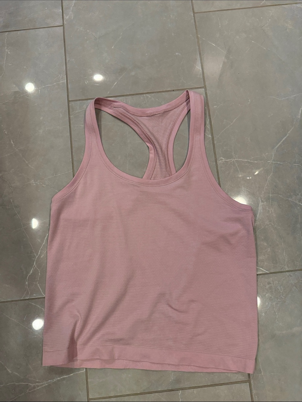 Lululemon 🍋, cropped Swiftly tank. Pink. Size 8